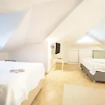 Dedeminn Marina House *