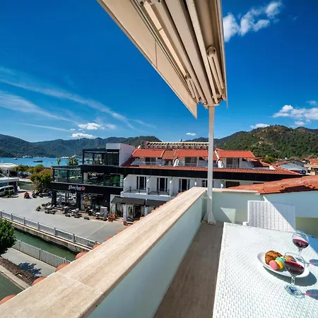 Daire Dedeminn Marina House *