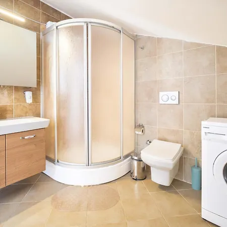 公寓 Dedeminn Garden House *