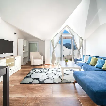 Dedeminn Garden House *