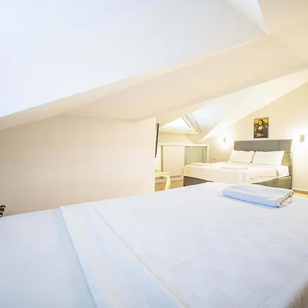 公寓 Dedeminn Garden House *