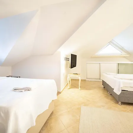 Dedeminn Garden House *