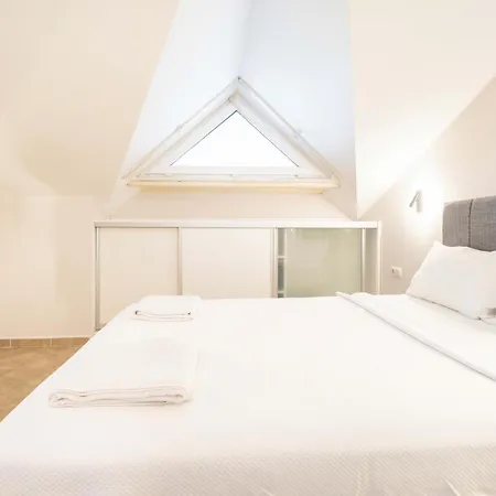 公寓 Dedeminn Garden House *