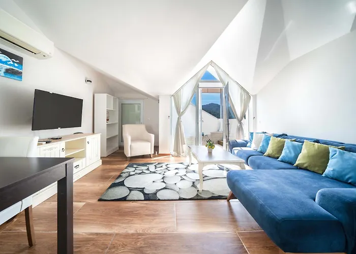 Dedeminn Marina House *