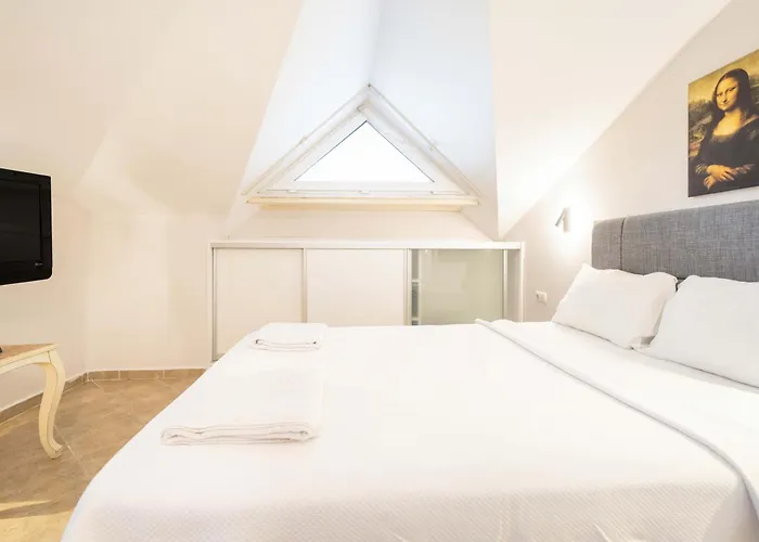 Daire Dedeminn Marina House *